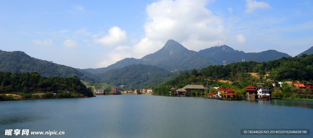 尖峰岭天池景色