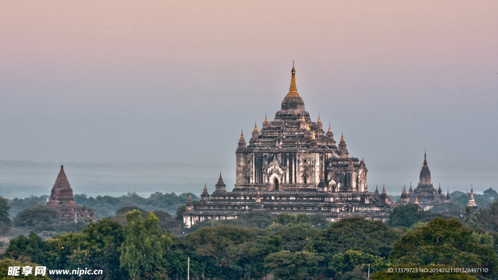 蒲甘晨景