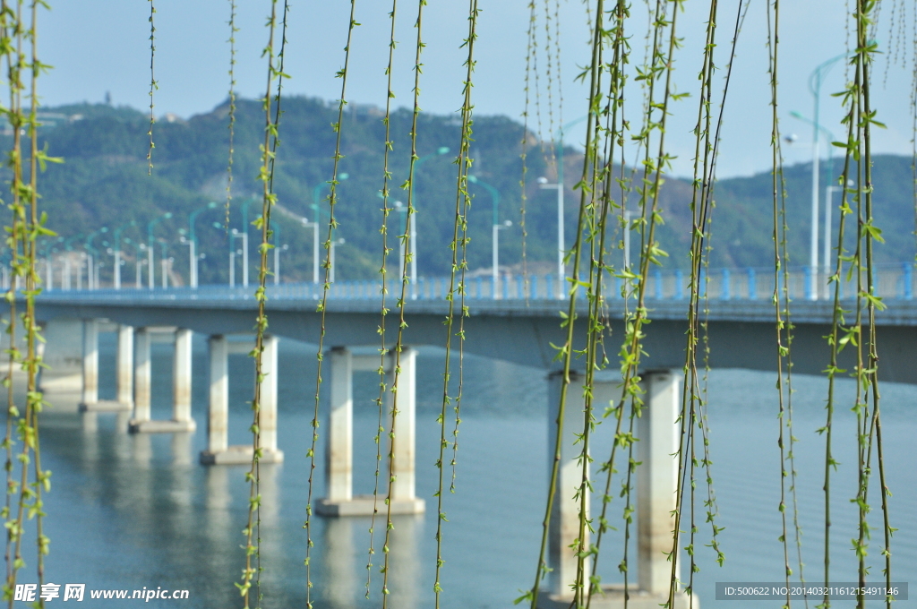 千岛湖大桥春景