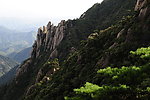 挺拔山峰
