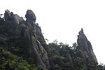 挺拔山峰