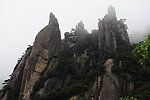 挺拔山峰