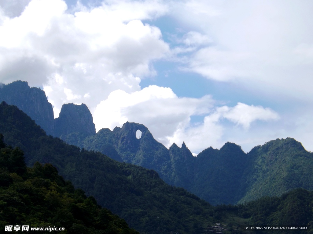 怒江大峡谷_石月亮航拍_3840X2160_高清视频素材下载(编号:6992237)_实拍视频_光厂(VJ师网) www.vjshi.com