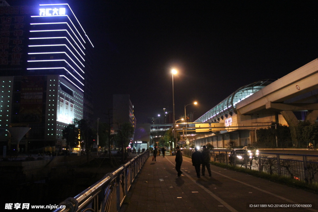 夜晚小道