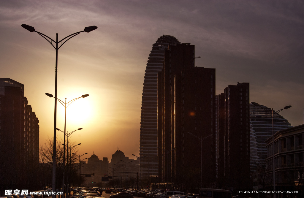 城市夕阳