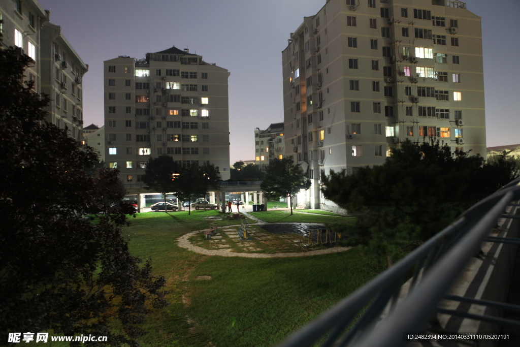 住宅小区夜景