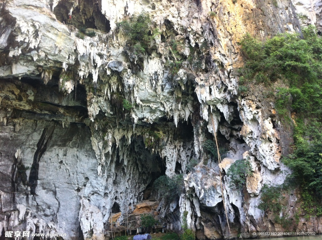 山青水秀