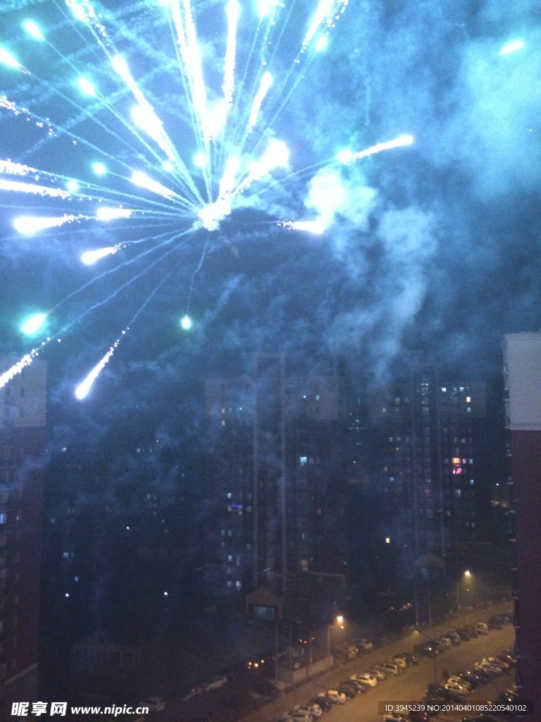 炫彩烟花高空俯拍