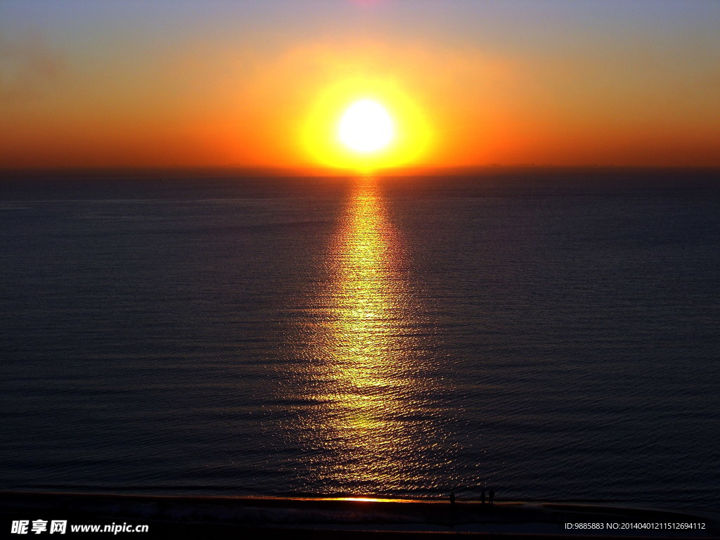 海上日出