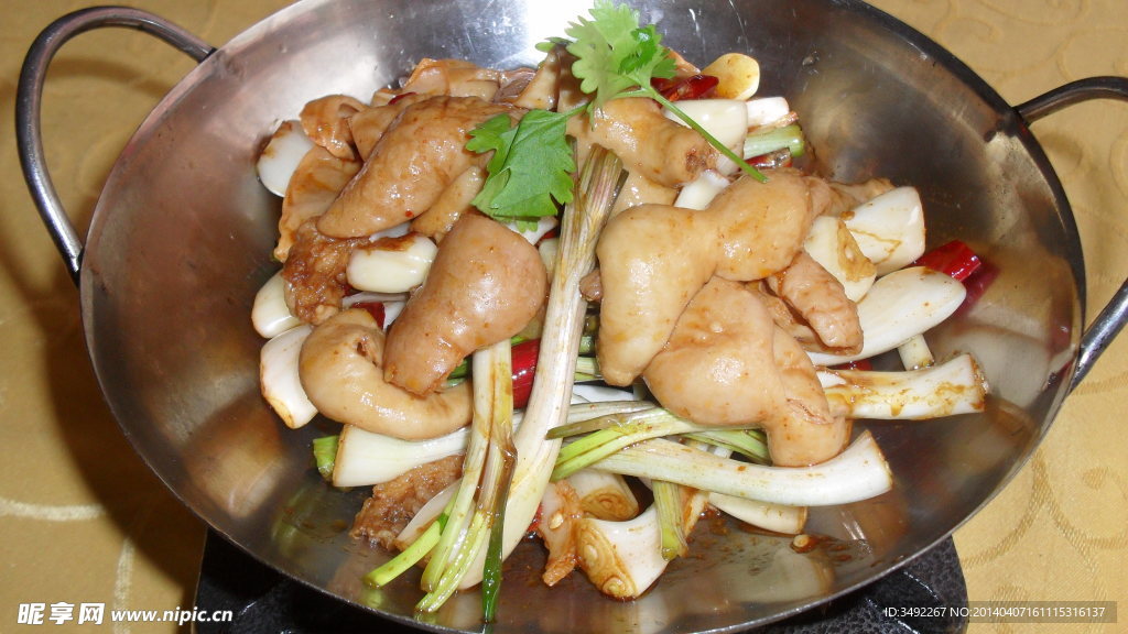 干锅茭头肥肠