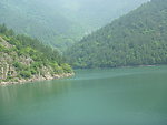 远山溪流