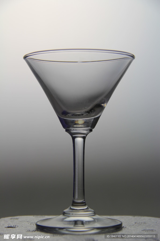 高脚杯