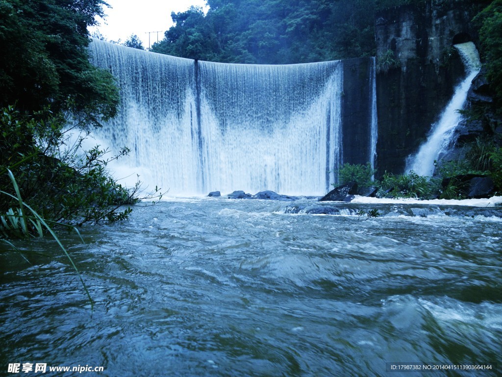 水库
