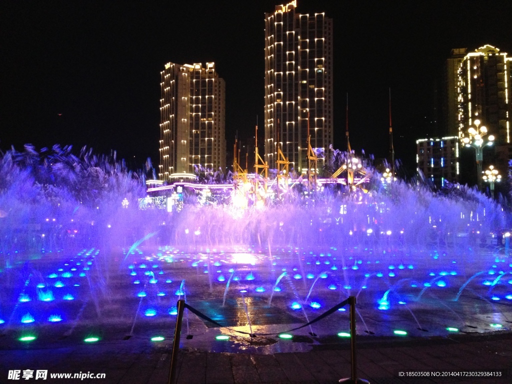 重庆南滨路喷泉夜景