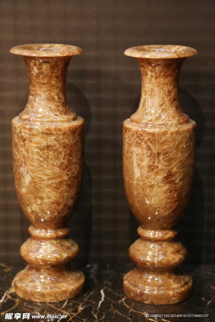 双花瓶石雕