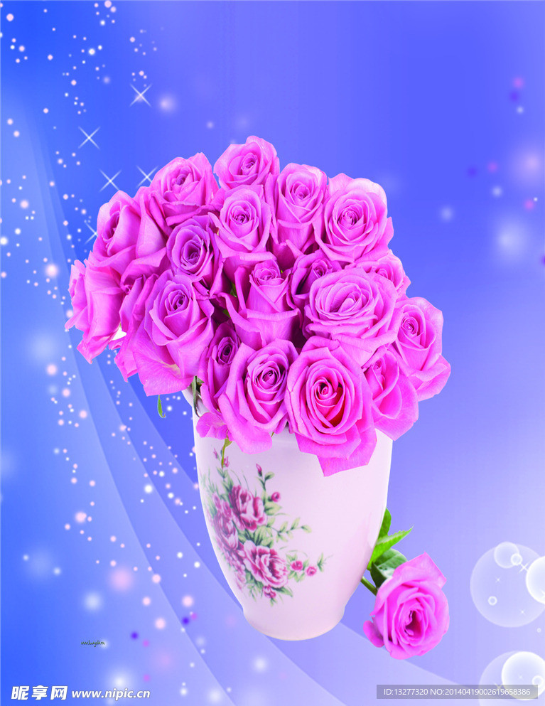 花瓶 花卉 浅色背景