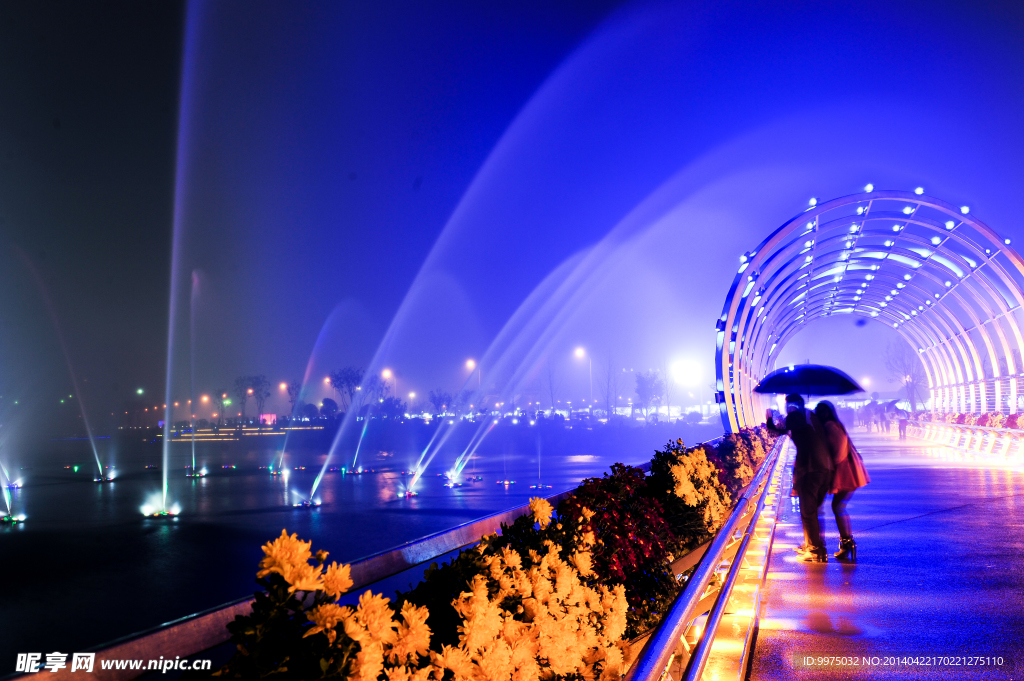 长沙梅溪湖夜景情侣