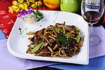 腊肉炒茶树菇
