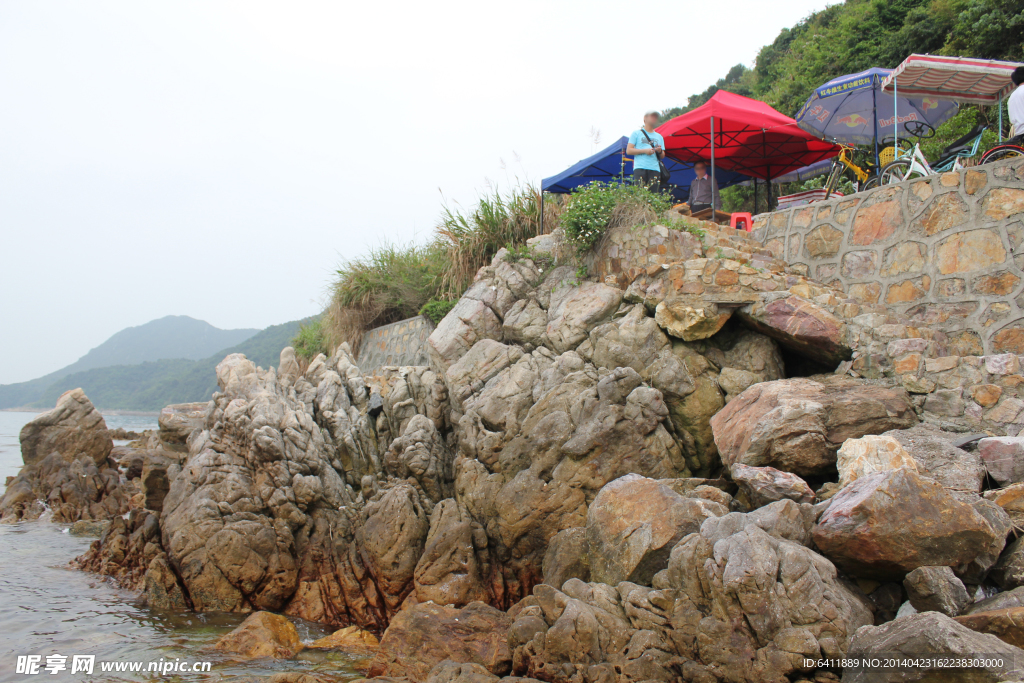 海岸礁石