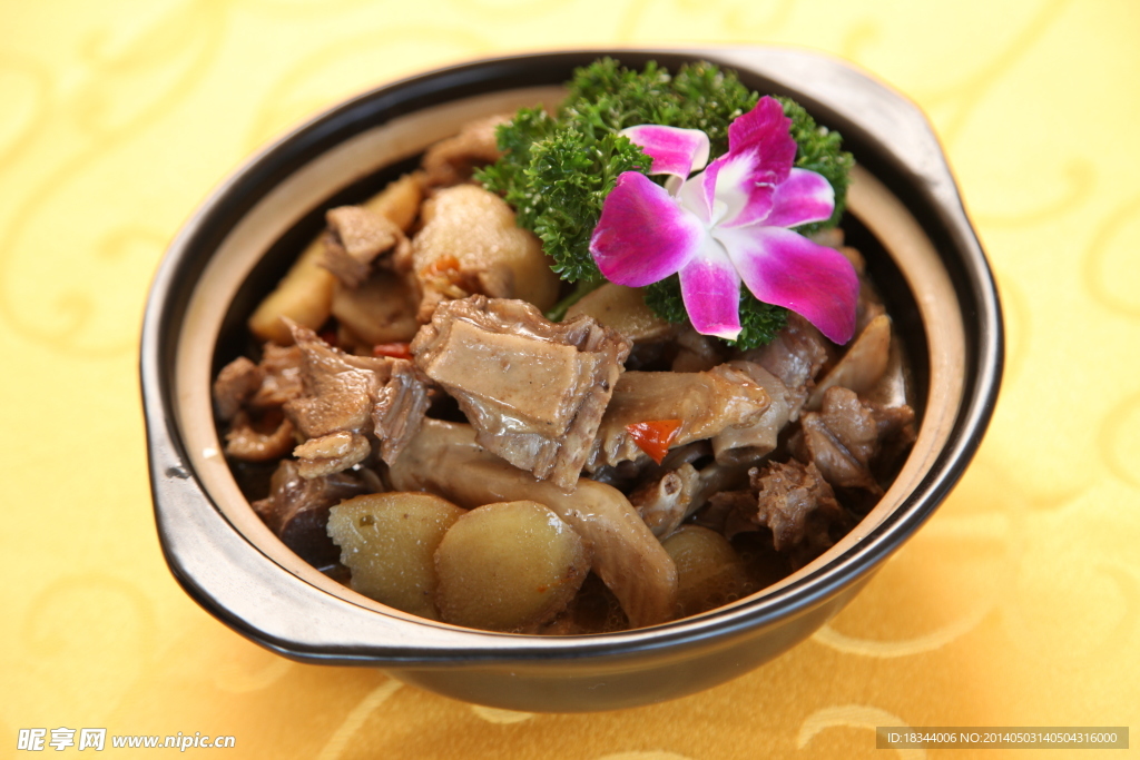 土鸡煲