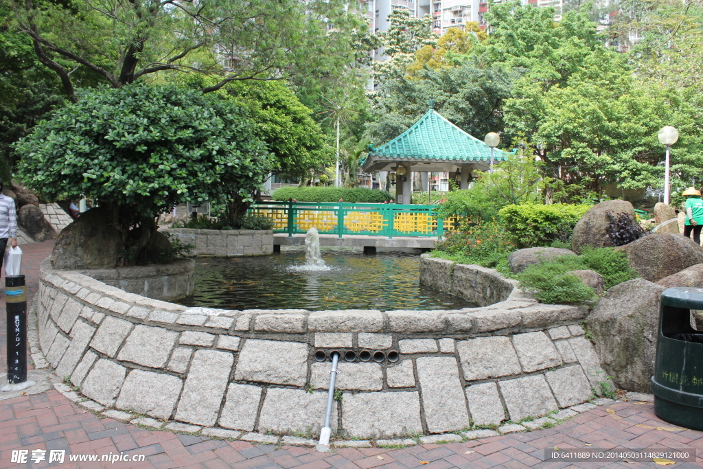 园林水池