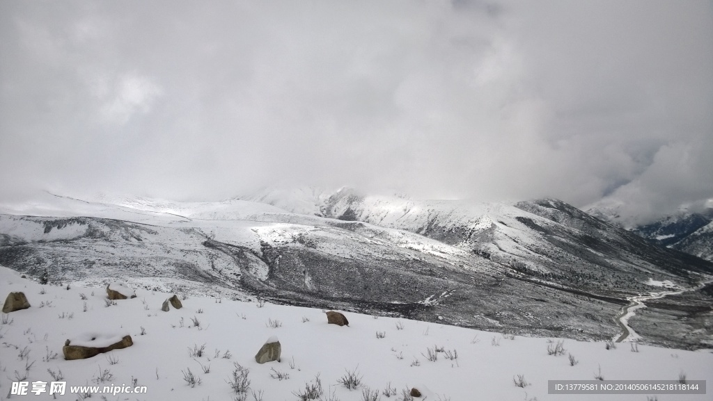 海子山雪景