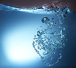 水珠水泡水中