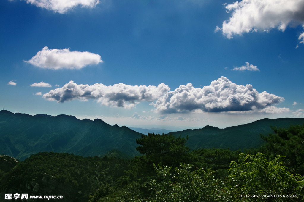 云来山如画