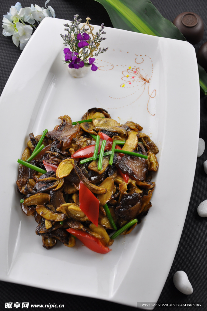 菌菇烧肉