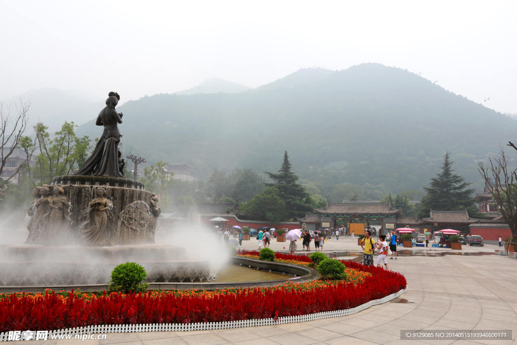 骊山 女娲雕塑