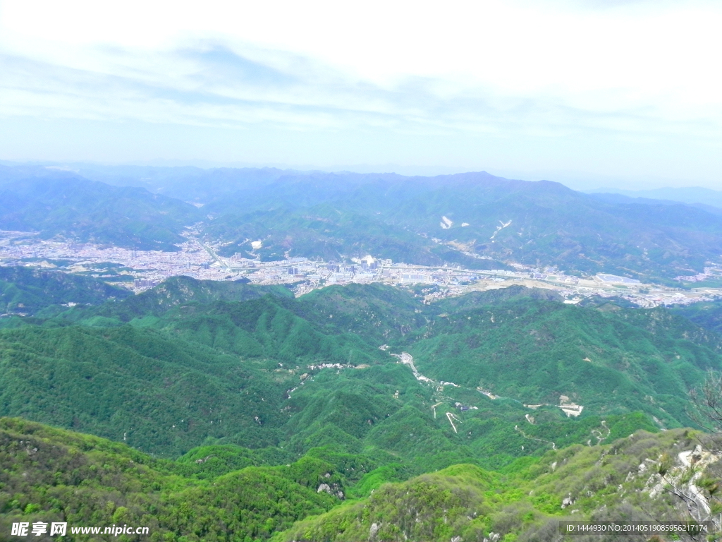 栾川全景