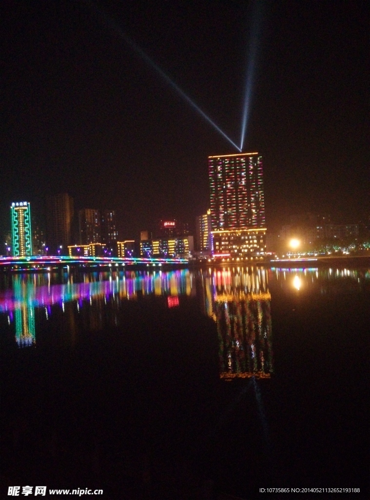 简阳沱江河畔夜景