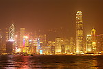 维多利亚港金色大楼