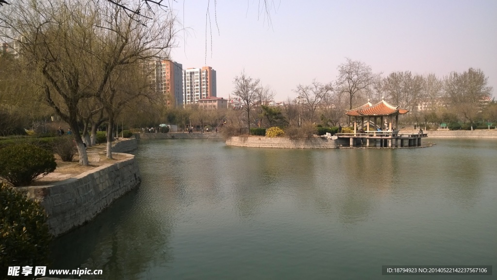 公园湖心亭