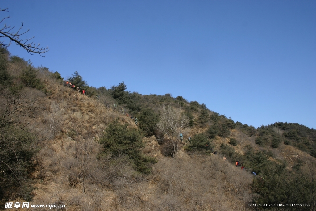 徒步爬山