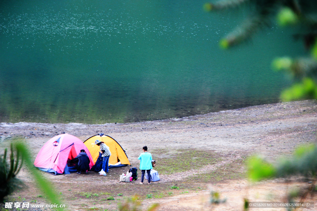 通城县黄袍山天潭露营