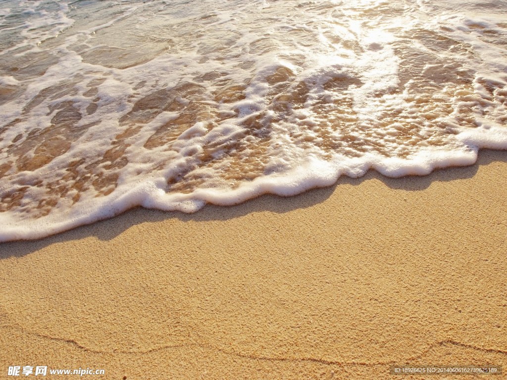 海浪沙滩