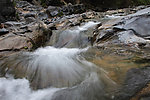 通城县黄袍山峡谷溪水