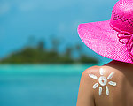 美女夏季海边旅游