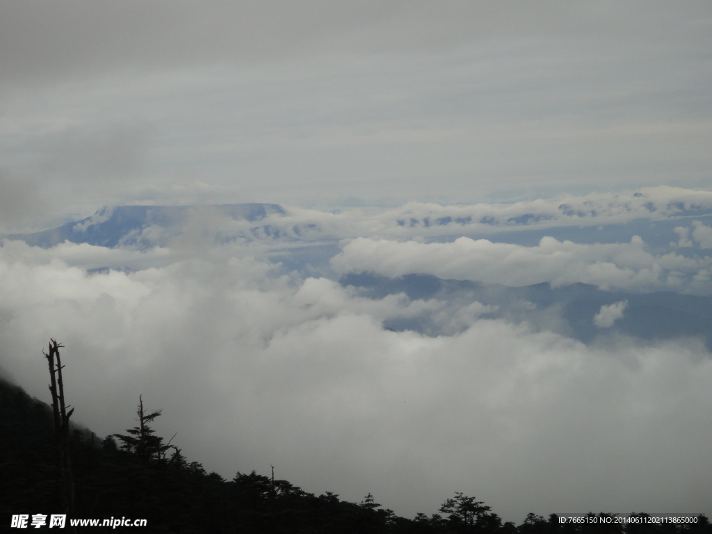 峨眉金顶云海瓦屋山