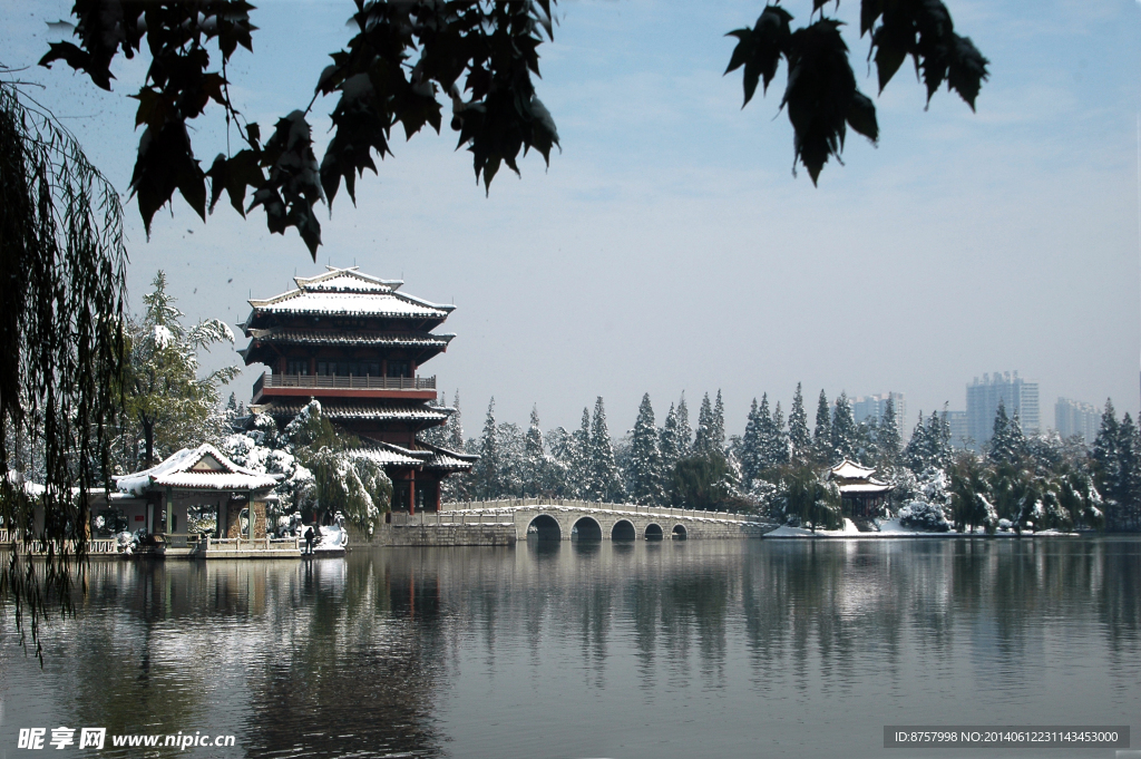 公园雪景