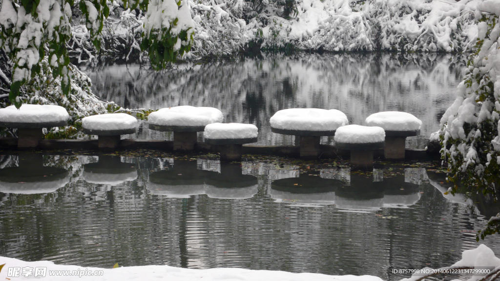 公园雪景