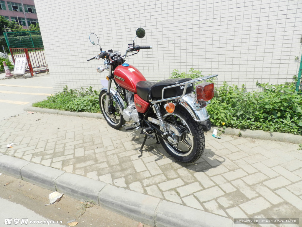 摩托车HJ125-8C红色