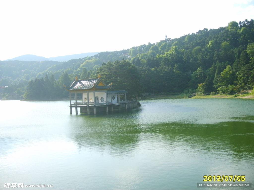 水中景