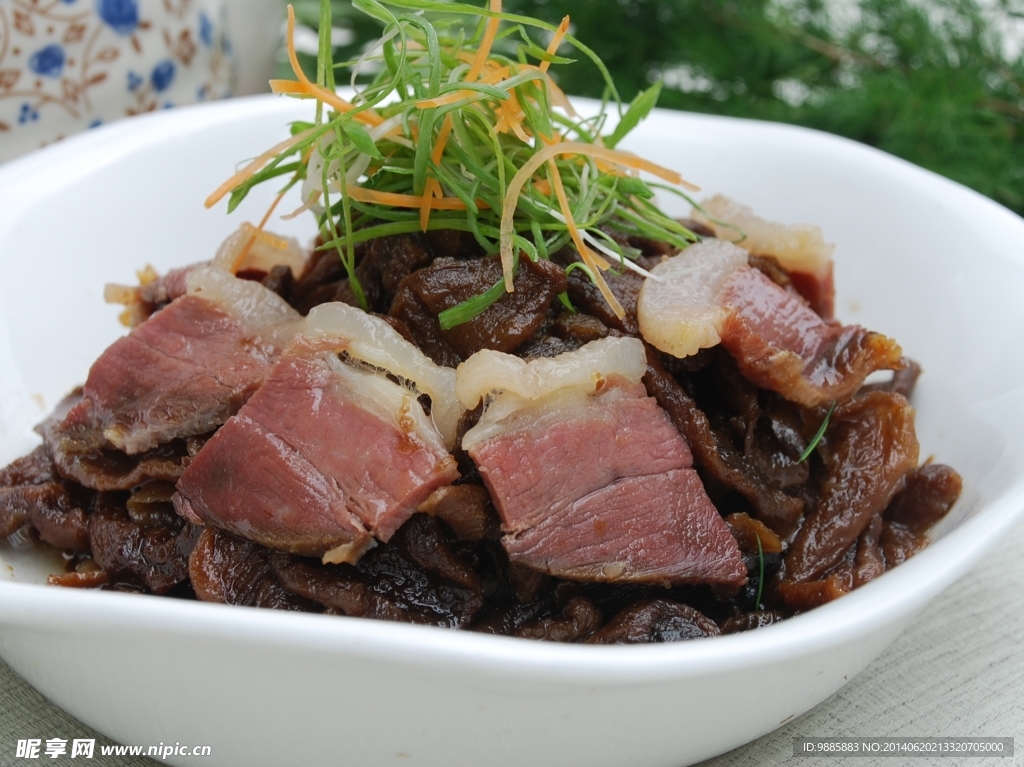 咸肉蒸萝卜干