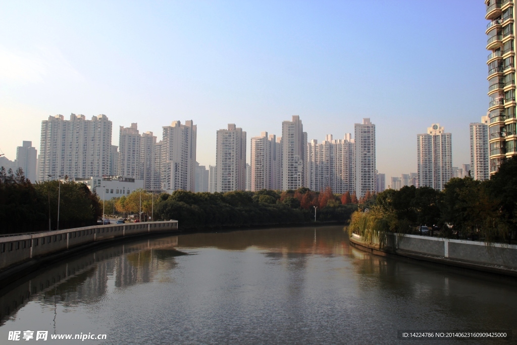 城市中的河流