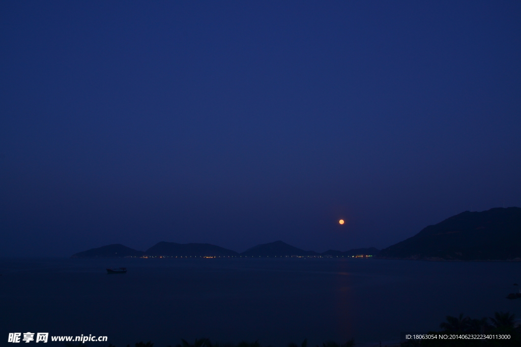 蓝色的下川岛夜景