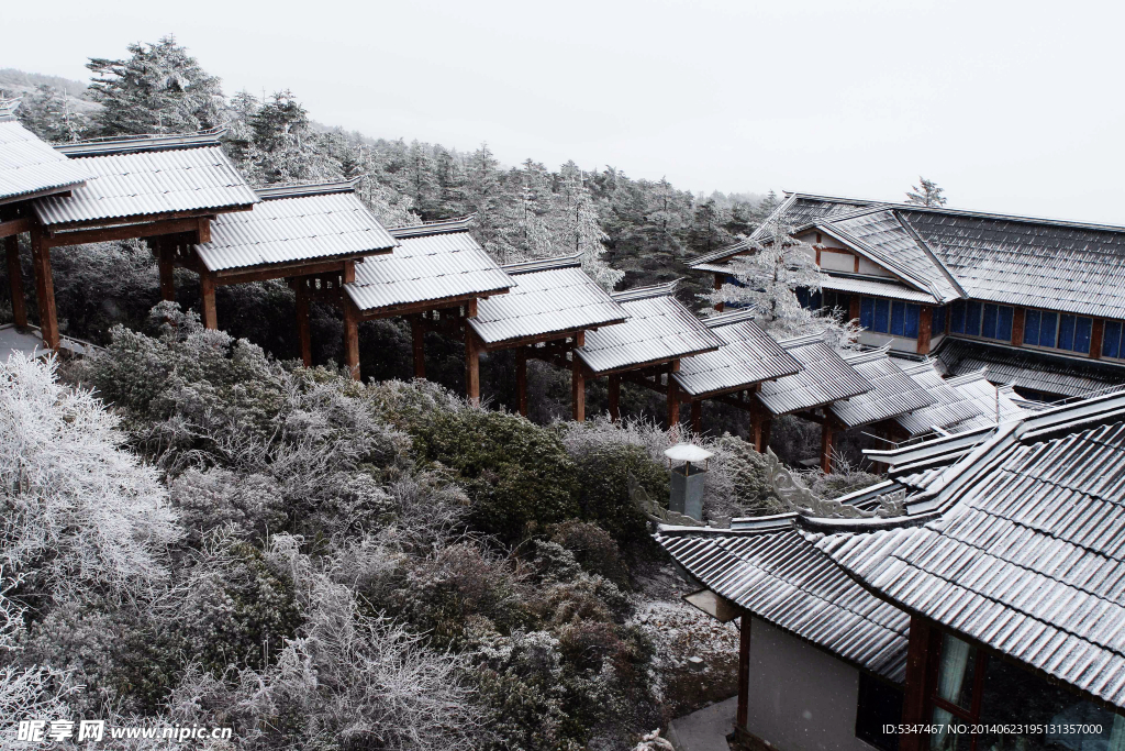 峨眉山雪景