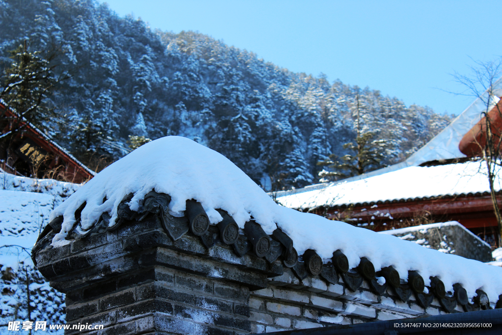 峨眉山的雪