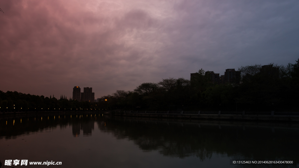 府南河夜景